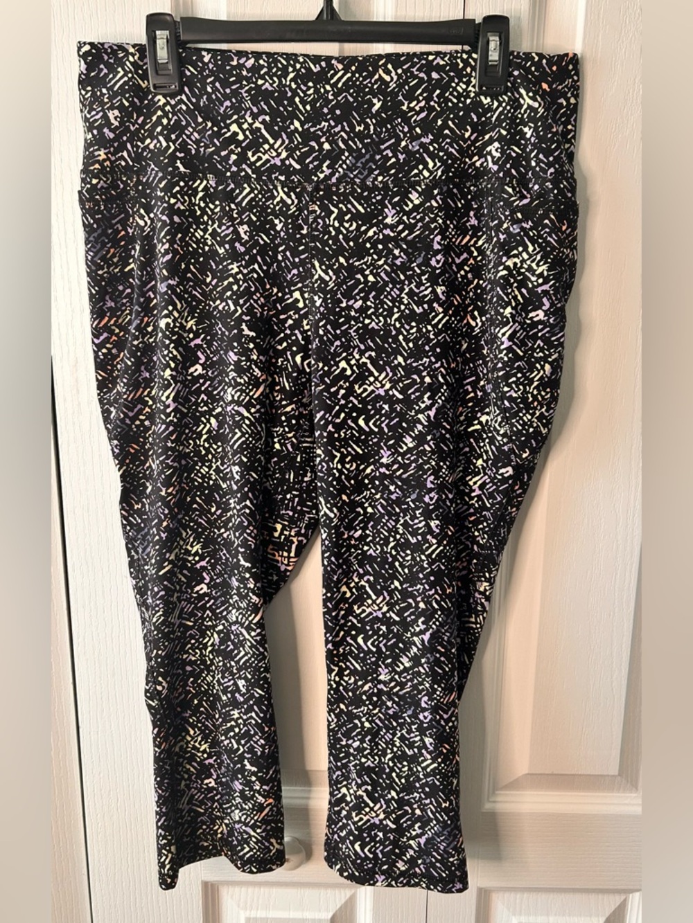 Livi Lane Bryant Pants Activewear 18/20 Pull On Crop Stretch Pockets Black